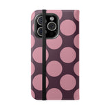 iPhone 16 Pro Vegansk lædercover med pung – Pink Plum Polka Dot-design