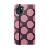 iPhone 15 Plus Vegansk lædercover med pung – Pink Plum Polka Dot-design