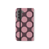 Samsung Galaxy S22 Cover i vegansk læder med pung - Pink Plum Polka Dot-design