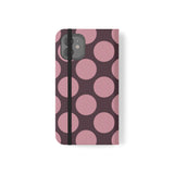 iPhone 12-cover i vegansk læder med pung - Pink Plum Polka Dot-design